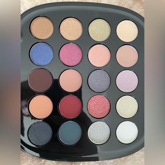 Marc Jacobs Beauty The Wild One Eye-conic Eyeshadow palette New in Box - Picture 4 of 9